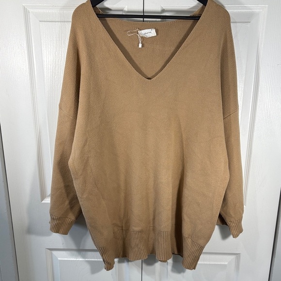 Wilfred souvenir Camel V-Neck Sweater - Picture 2 of 7